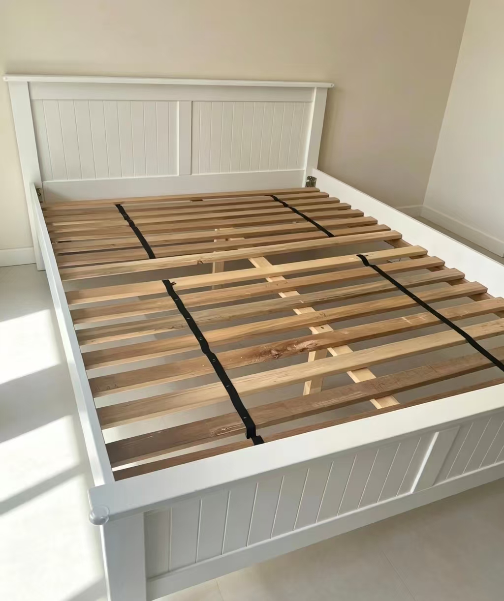 墨尔本东南区｜白色 Queen Size 床架出闲置商品图